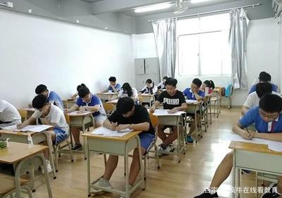 今年四川高考有多少学生复读
